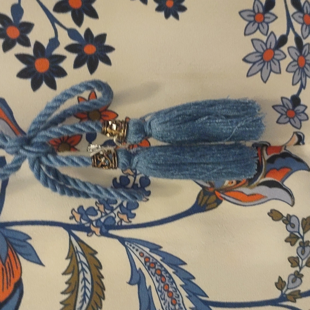 Top - Picture 3 of 4